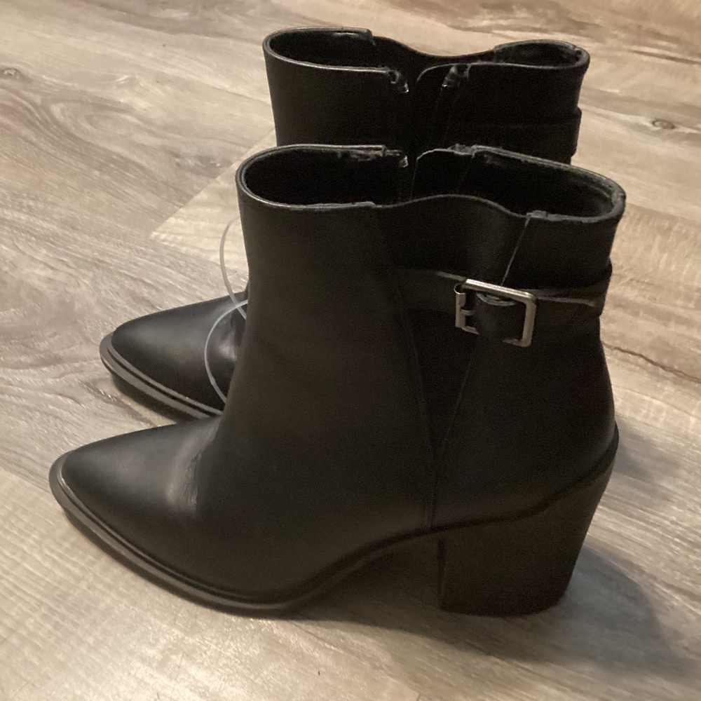 Blondo Raven Bootie (NWOT)